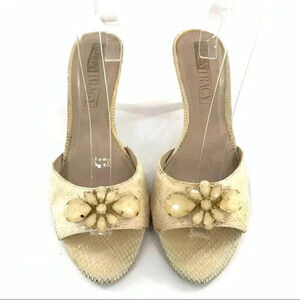 Ellen Tracy heels sz 9 Augusta cream patent leather snakeskin print gem floral